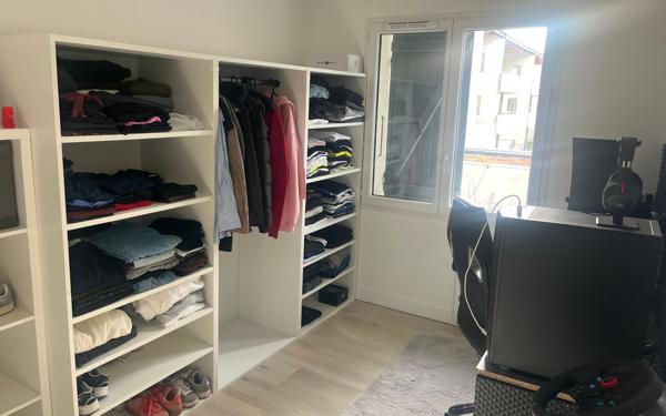 Immeuble à vendre    6 pièces •  Tullins