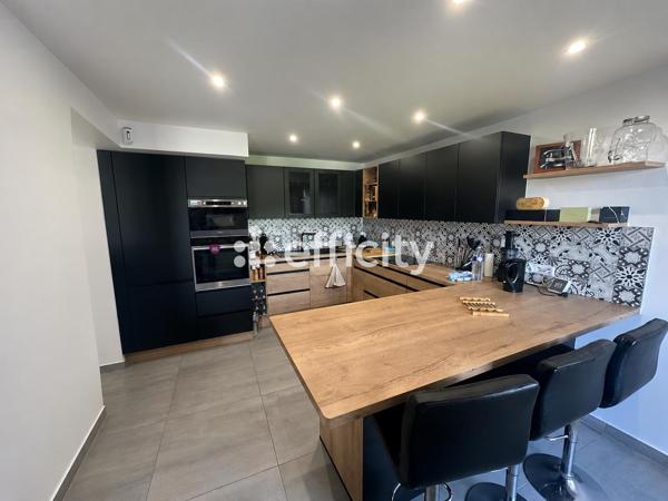 Appartement
         5 pièces
        - 117 m² Exclusivité 465 000 € *