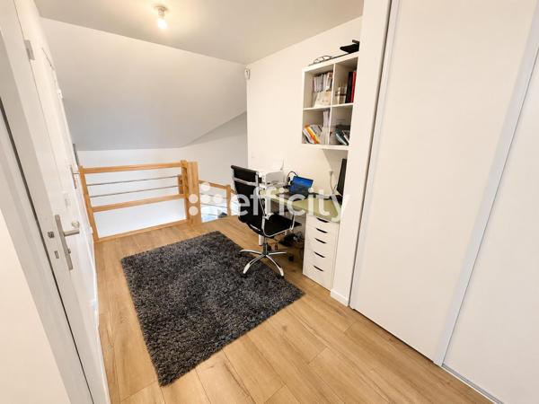 Appartement
         5 pièces
        - 117 m² Exclusivité 465 000 € *