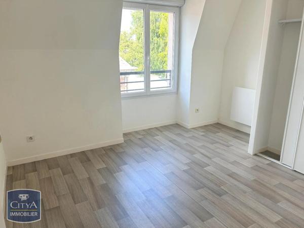 Appartement à louer 3 pièces 64.88m² Saint-Quentin (02100)