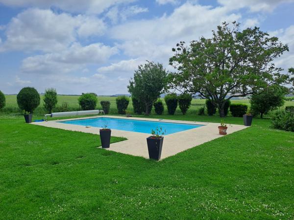 Jolie demeure avec maison d’amis à deux pas de Tonneins