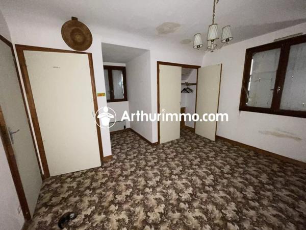Vente                                                      Maison
                        
                     5 pièces                      112 m2                     à Villaines-la-Juhel