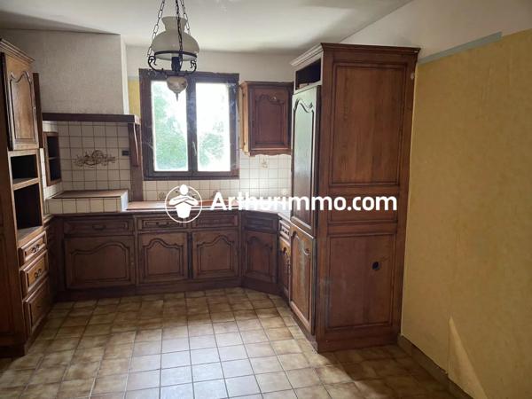 Vente                                                      Maison
                        
                     5 pièces                      112 m2                     à Villaines-la-Juhel