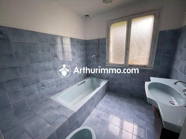 Vente                                                      Maison
                        
                     5 pièces                      112 m2                     à Villaines-la-Juhel