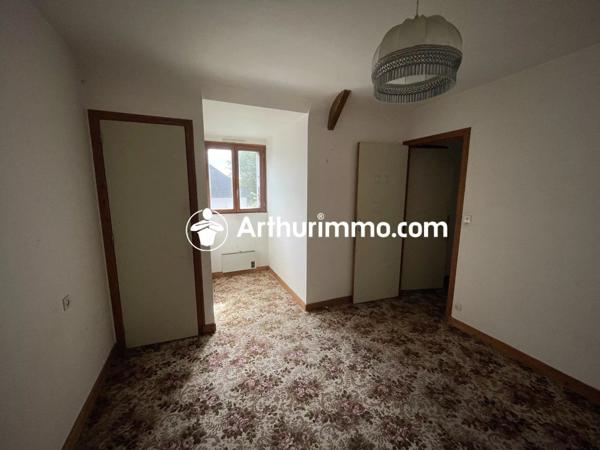 Vente                                                      Maison
                        
                     5 pièces                      112 m2                     à Villaines-la-Juhel