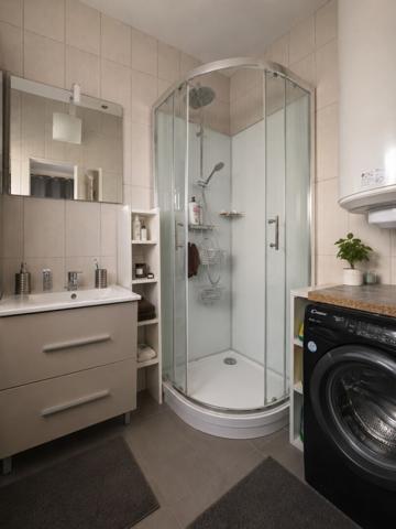 TRES BEL APPARTEMENT MODERNE