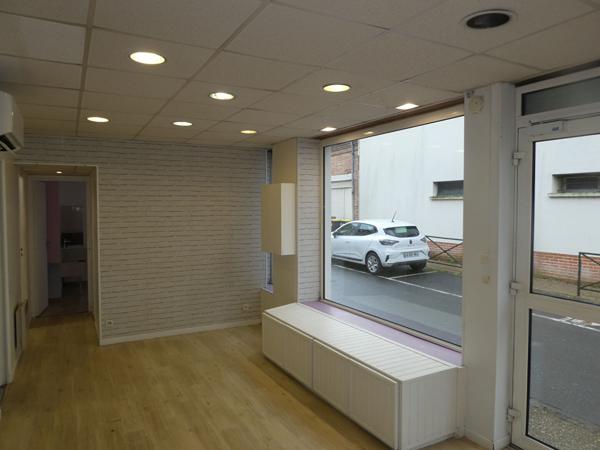 Local commercial plein centre LA FERTE SAINT AUBIN 50m²