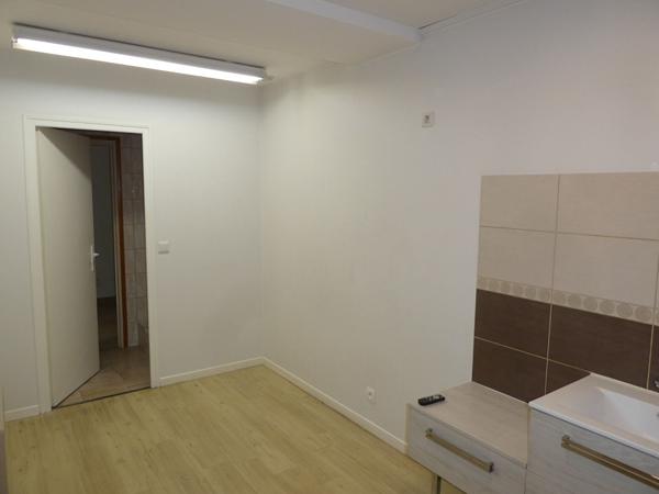 Local commercial plein centre LA FERTE SAINT AUBIN 50m²