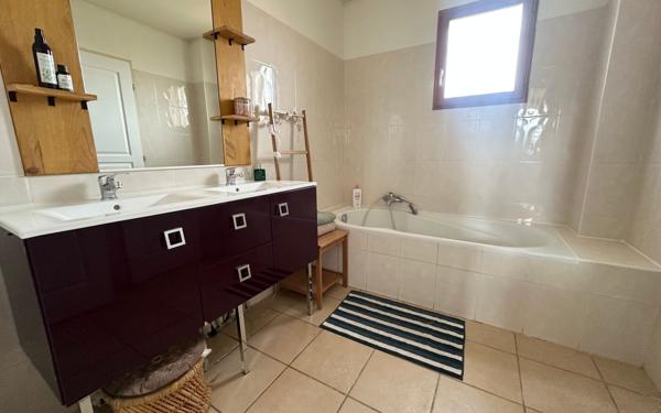 Maison à vendre    5 pièces •  Noé