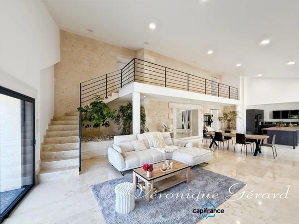 Propriété Equestre avec maison en Pierre de 250 M² avec carrière de 60X40