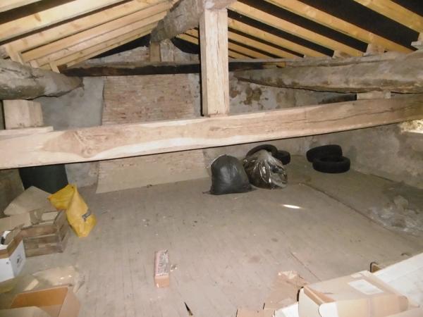 Propriété de caractère dans un hameau