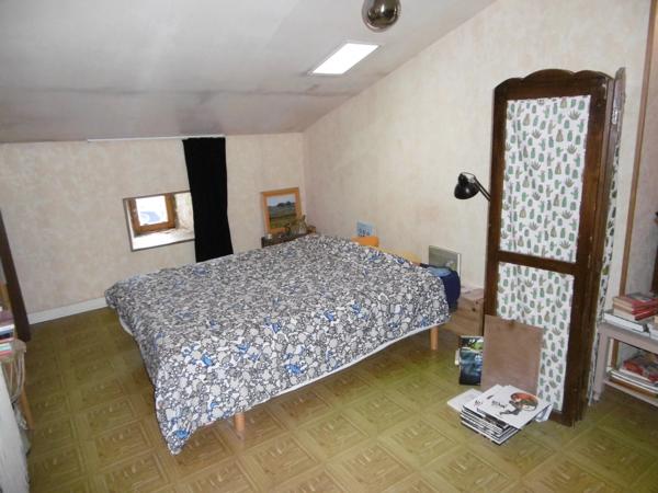 Propriété de caractère dans un hameau