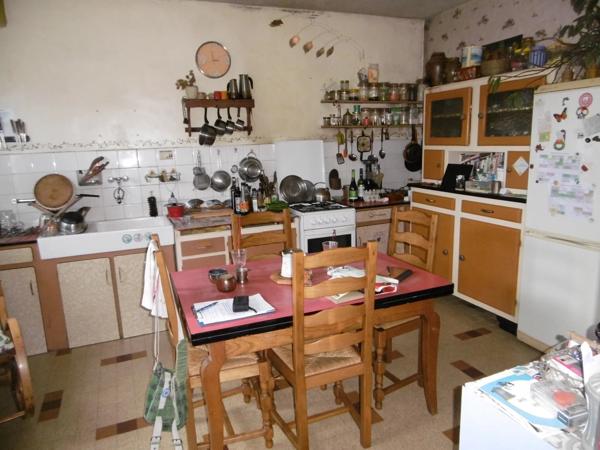 Propriété de caractère dans un hameau
