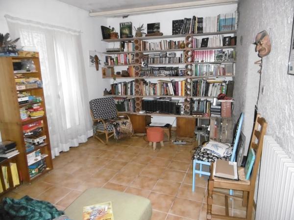 Propriété de caractère dans un hameau