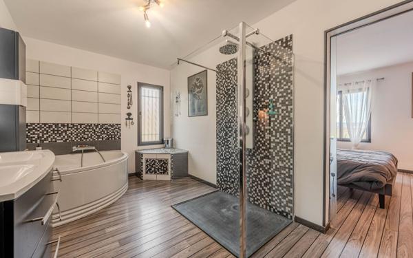 Maison à vendre    6 pièces •  Calvisson