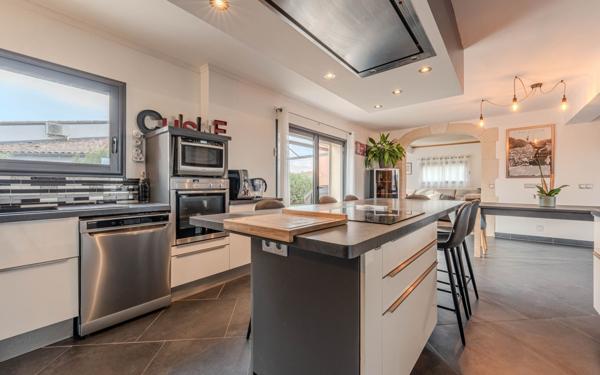 Maison à vendre    6 pièces •  Calvisson