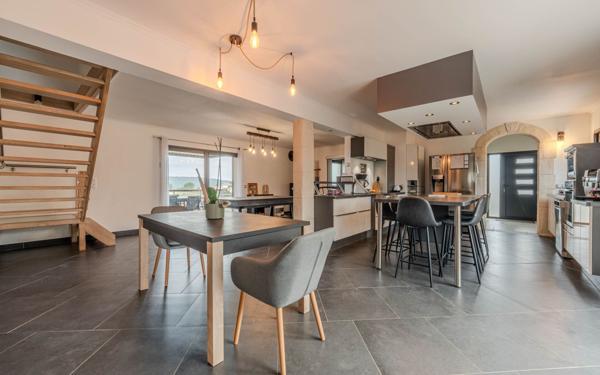 Maison à vendre    6 pièces •  Calvisson