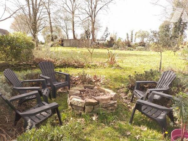 ENSEMBLE IMMOBILIER RARE SUR LE MARCHÉ ! 
Edifié sur un terrain de 4150 m² environ cet ensembl...