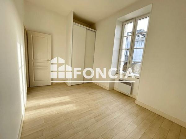 Location Appartement 3 pièces 69.6 m² - 46 RUE COCHON DUVIVIER Rochefort 17300