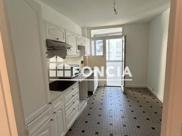 Location Appartement 3 pièces 66.97 m² - 7 RUE DESAIX Chamalieres 63400