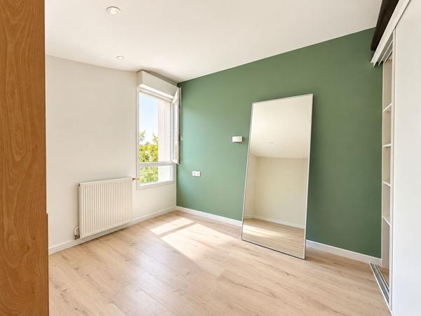 Maison récente 5 pièces à vendre à Artigues-près-Bordeaux - 374 500 €
