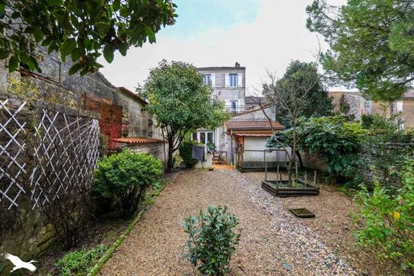 Maison à vendre |  Jarnac |  8 pièces | 281 m²