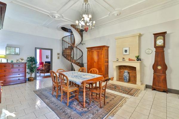 Maison à vendre |  Jarnac |  8 pièces | 281 m²