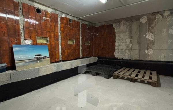 Arcachon Aiguillon   Local commercial avec fort potentiel, 132 m2 au sol