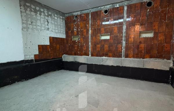 Arcachon Aiguillon   Local commercial avec fort potentiel, 132 m2 au sol