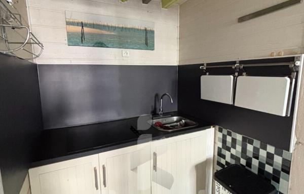 Arcachon Aiguillon   Local commercial avec fort potentiel, 132 m2 au sol