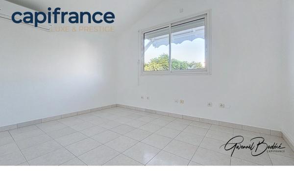 Maison vue mer à vendre 6 pièces LE MOULE (971)