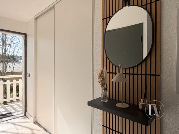 T2 46 m² entièrement rénové – Dernier étage – 2 parkings – Environnement calme et verdoyant à La Teste-de-Buch. Appartement clé en main, aucun travaux à prévoir.