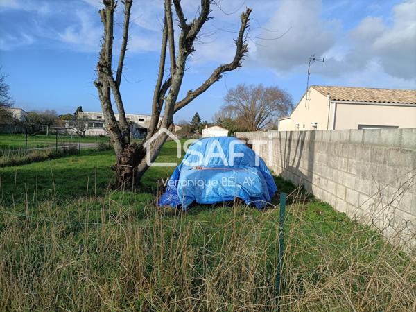 Terrain sur la Commune de l'Eguille