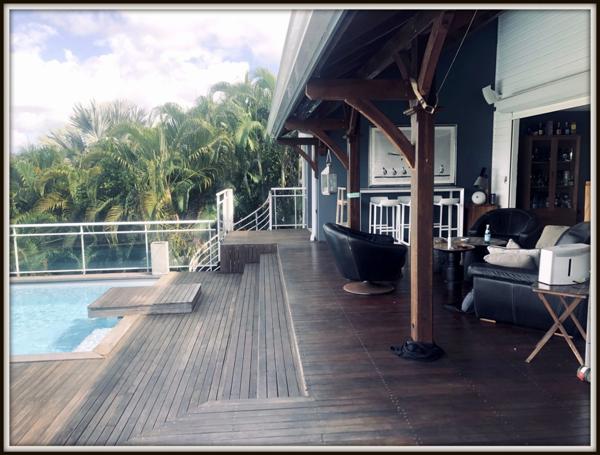À VENDRE : VILLA D’EXCEPTION AVEC VUE MER PANORAMIQUE À 180° ET STUDIO INDÉPENDANT