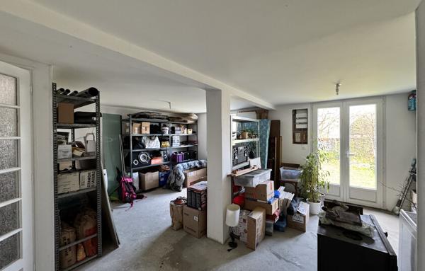 Charmante Maison Traditionnelle avec Jardin, Garage et Terrasse à Bar