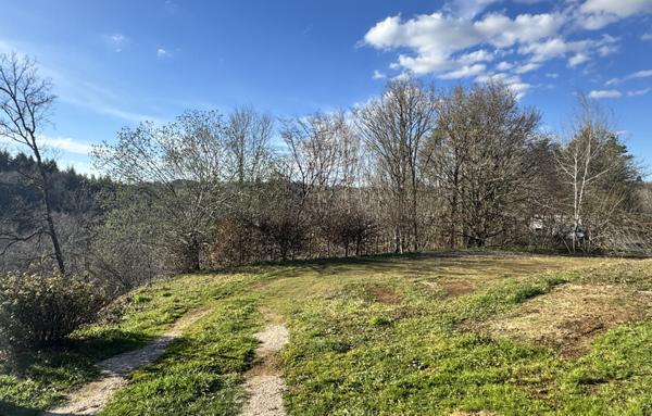 Charmante Maison Traditionnelle avec Jardin, Garage et Terrasse à Bar