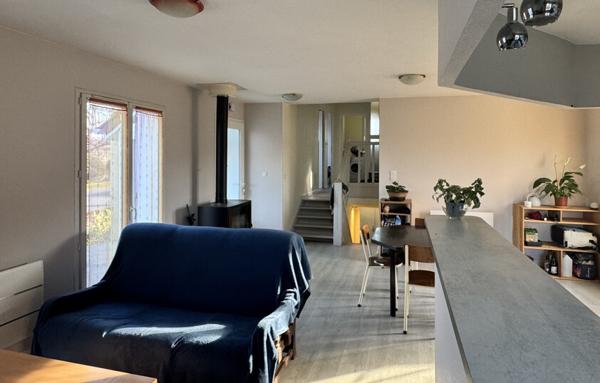 Charmante Maison Traditionnelle avec Jardin, Garage et Terrasse à Bar