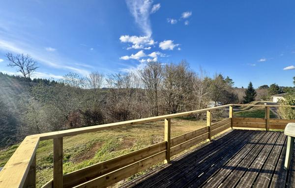 Charmante Maison Traditionnelle avec Jardin, Garage et Terrasse à Bar