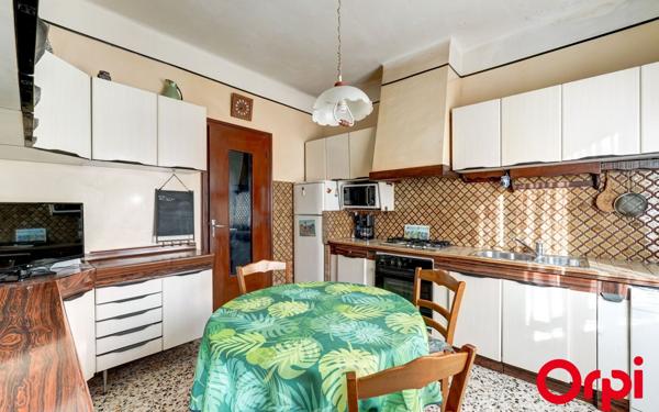 Maison à vendre    6 pièces • 149,30 m2 Vénissieux