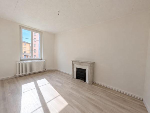 Appartement partiellement rénové