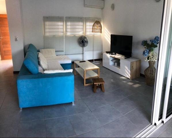 MAISON T3 EN DUPLEX JUMELEE AVEC JARDIN