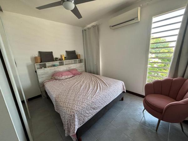 MAISON T3 EN DUPLEX JUMELEE AVEC JARDIN