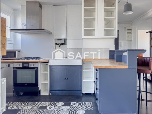 Appartement de type 4, dernier étage,