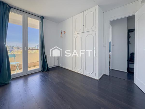 Appartement de type 4, dernier étage,