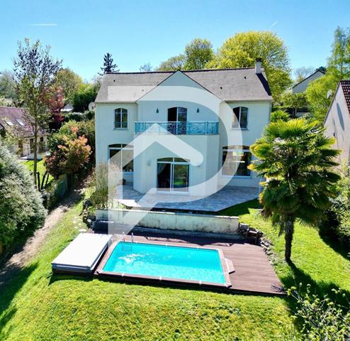 Maison 10 pièces 245 m2
