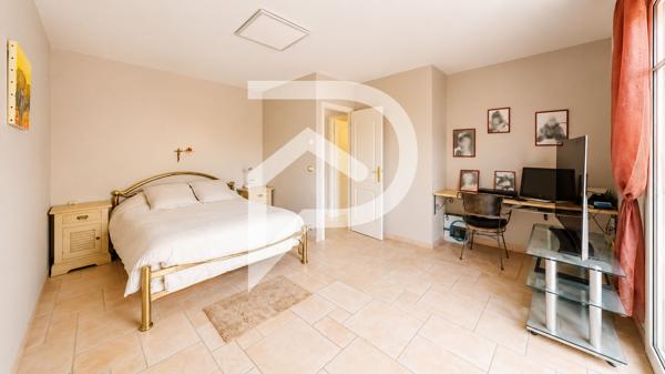 Maison 10 pièces 245 m2