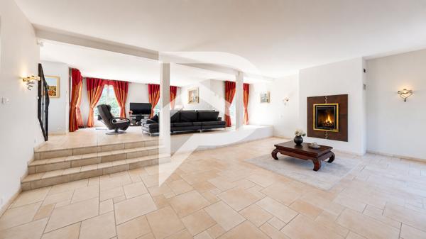 Maison 10 pièces 245 m2