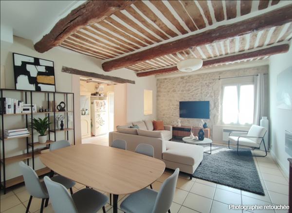 Maison de Village / Appartement de 135 m² à Mallemort