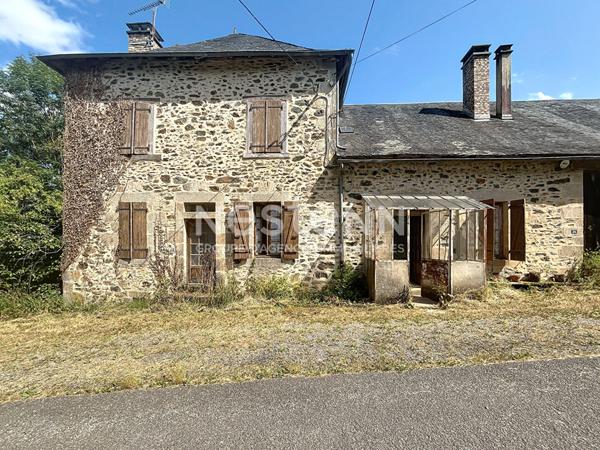 A vendre Maison en pierre à rénover avec grange et terrain de 1500 m² Chamboulive