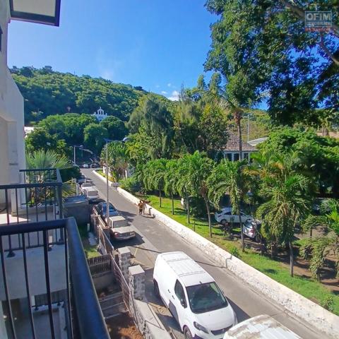 A VENDRE Appartement F4 NEUF- A 2 MN DE LA PLAGE- CENTRE VILLE DE SAINT-LEU